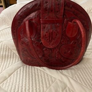 LA Popular Brand- Vintage Embossed Leather Bag — Gorgeous & Timeless 🤎